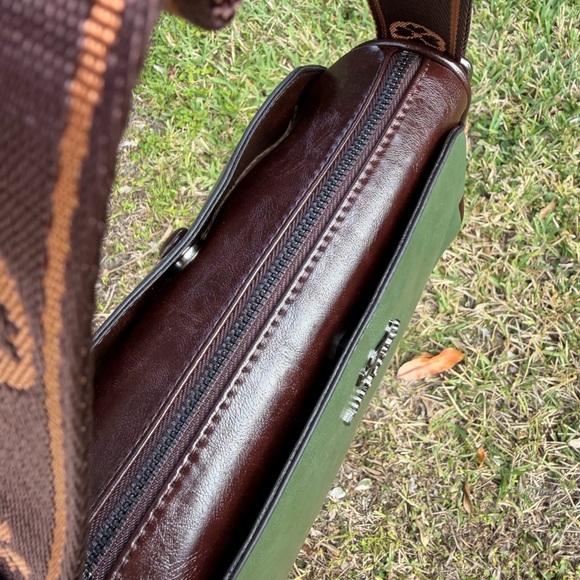 FUMDDAISHU FASHION Soft Leather Crossbody Versatile Boston Bag Green and Brown - Picture 12 of 16